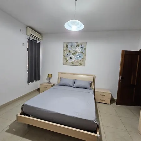 Modern E9 * סיינט פול ביי